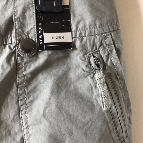 New York & Co. East Broadway Cargo - Picture 7 of 8